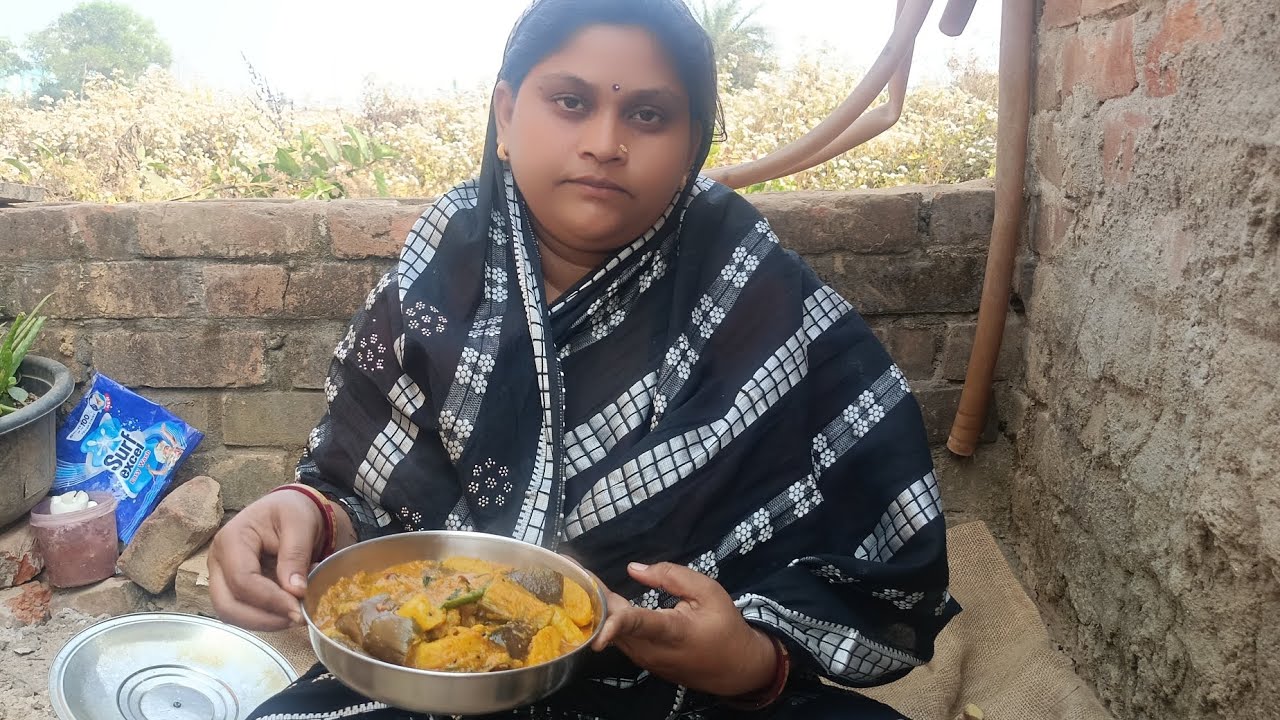 মাটির উনুনে বানালাম দারুন স্বাদের  বাদাম আর পোস্ত বাটা দিয়ে আলু বেগুনের তরকারি রেসিপি#ভাইরাল ভিডিও