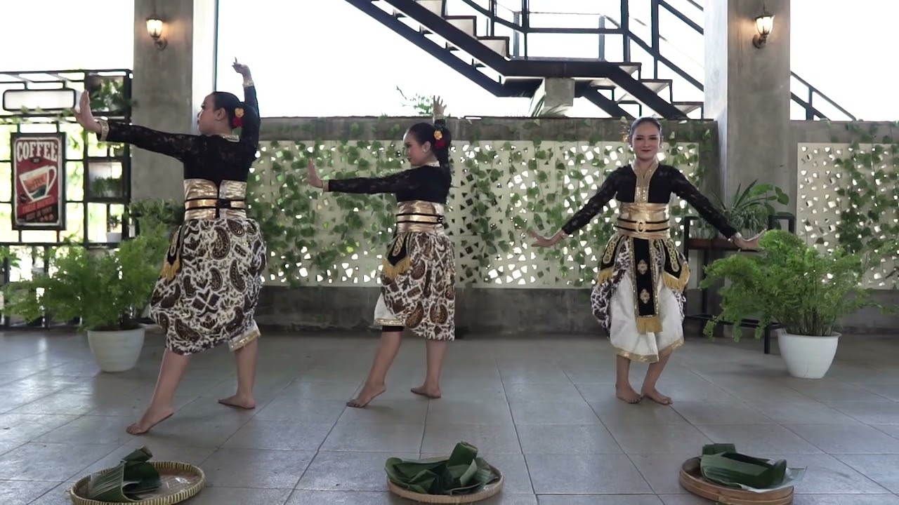 FLS2N 2023- TARI REREWANG SMPN 8 MADIUN