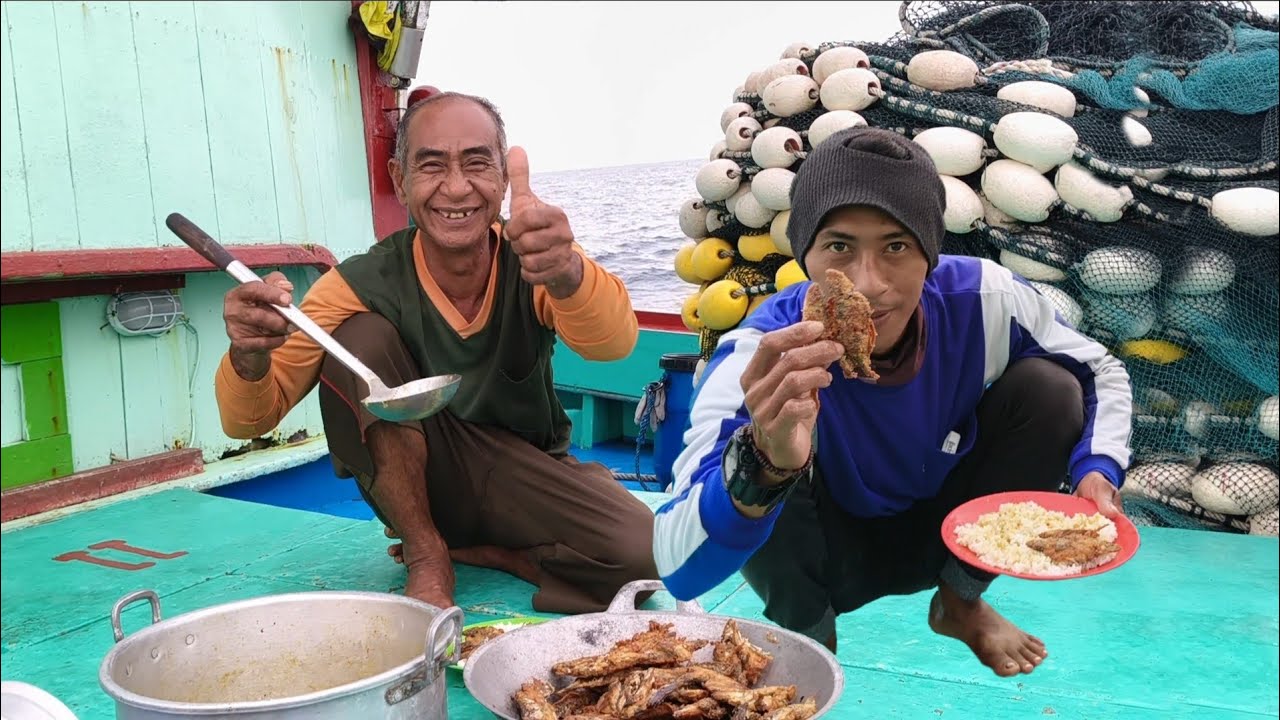 Vlog Terbaru‼️Kehidupan Nelayan saat di tengah Laut ||| Nelayan Tradisional Rembang - Cupliz Ahmad