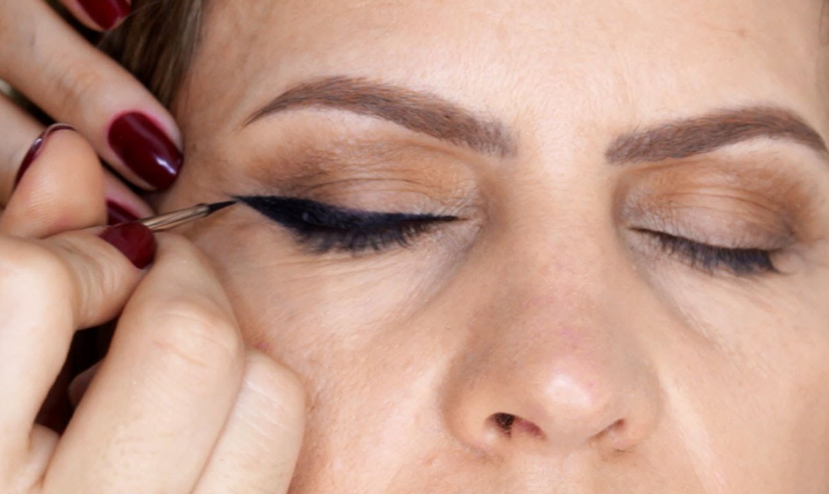 Dicas para fazer delineado em pele madura