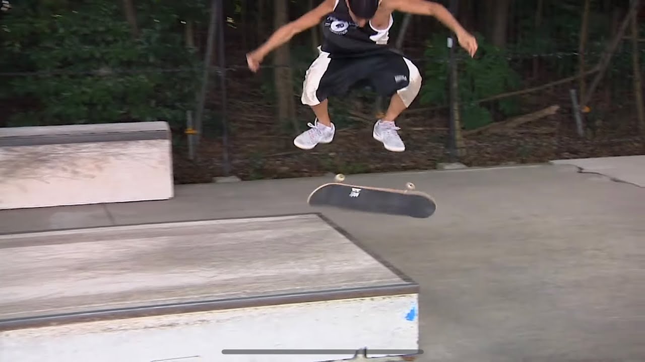 Fakie pop shove it tail manual