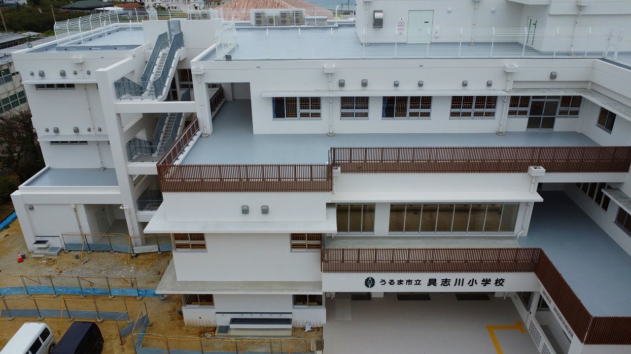 具志川小学校完成（内観）