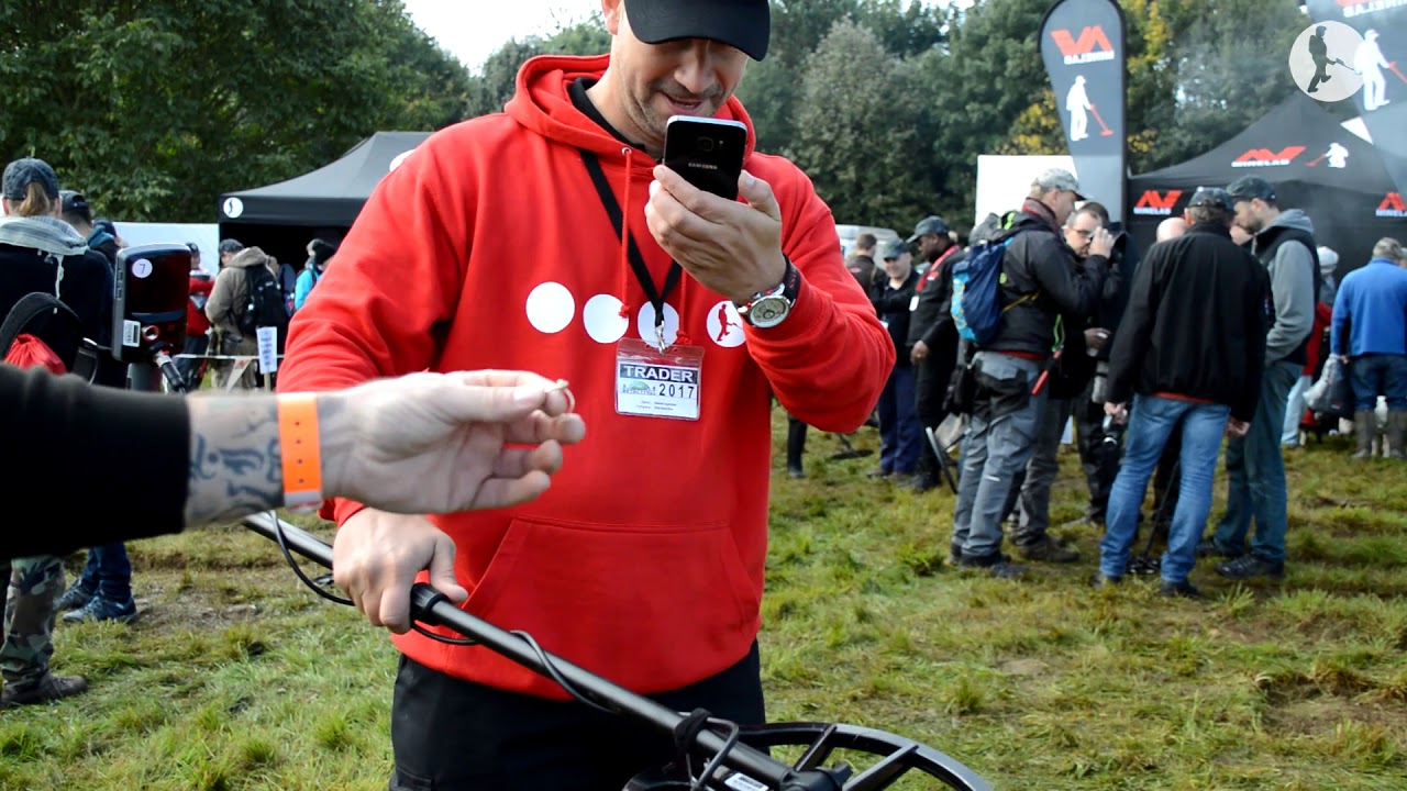 Minelab Equinox 800 revealed/exclusive depth check