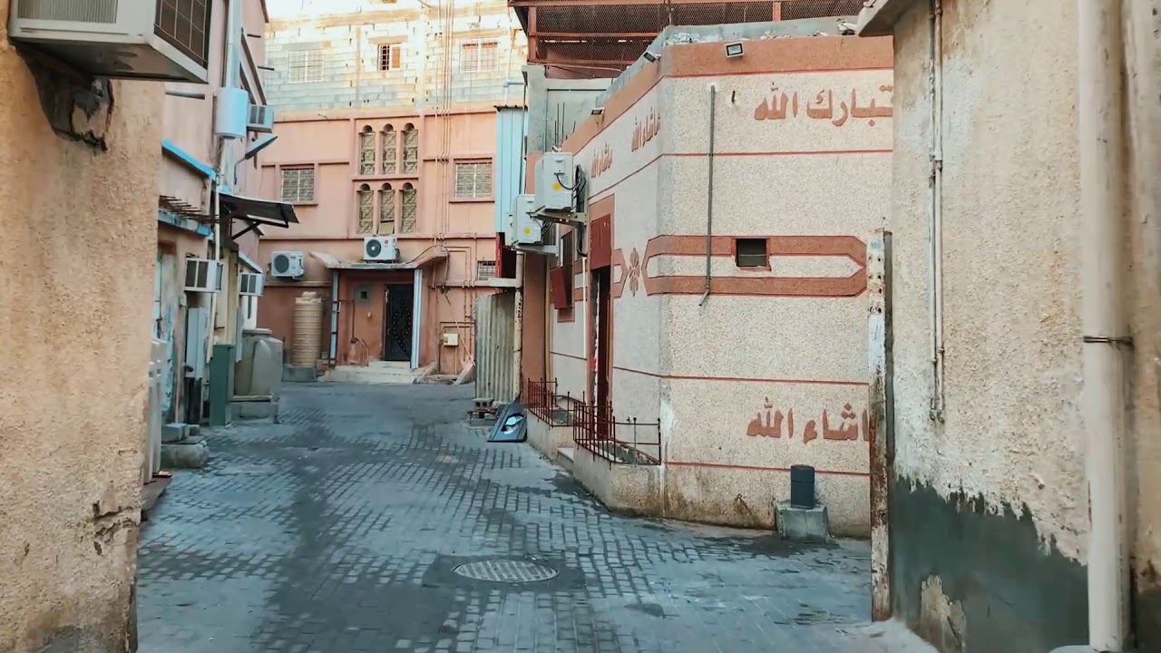 داخل قرية القرين