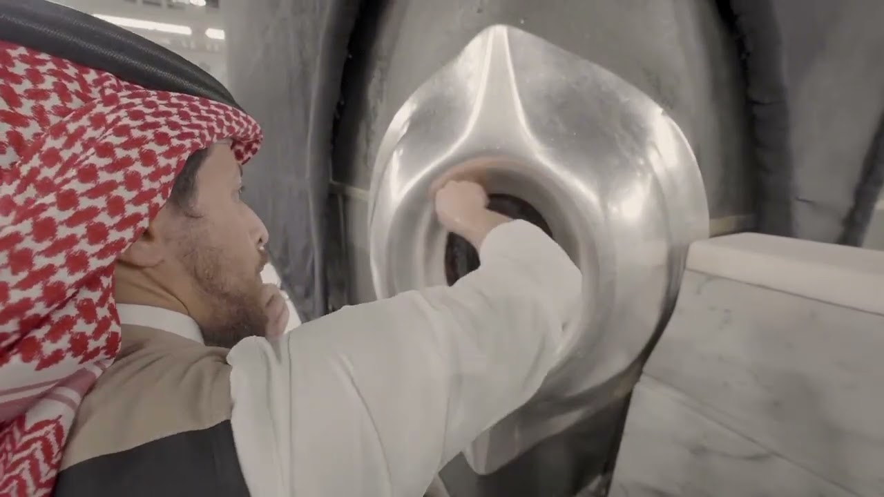 ‏الحجر الأسود؛ علامة انطلاق الدعاء، ونقطة عودة الرجاء