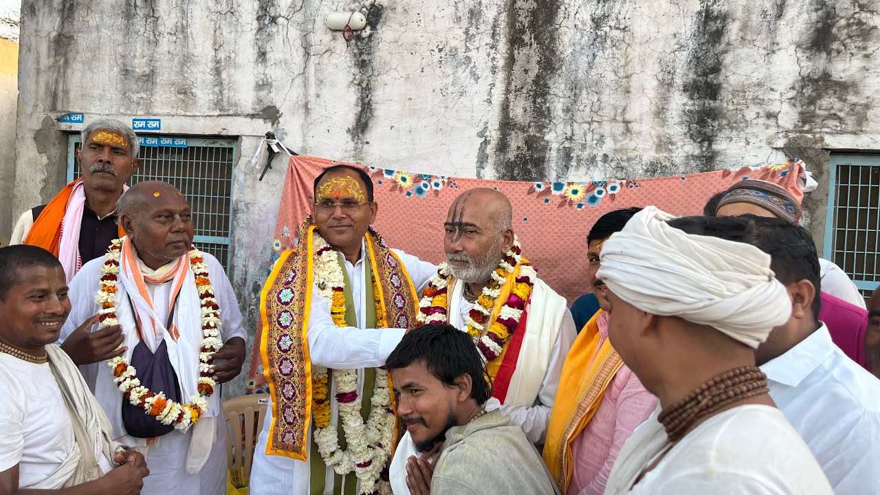 तीन परिक्रमा वाले चैतन्य बाबा को गिरिराज तलहटी कदंब खंडी का महंत नियुक्त किया