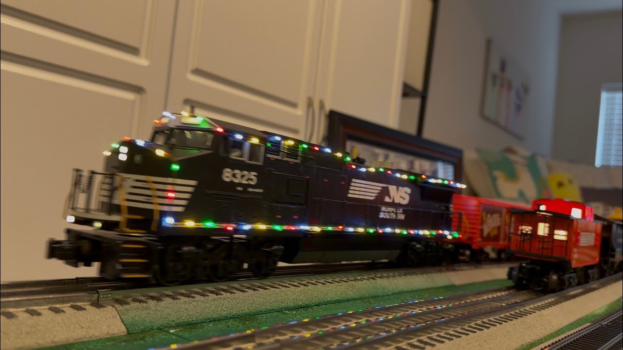 Happy Holidays everyone 2025 it’s electric model train time 