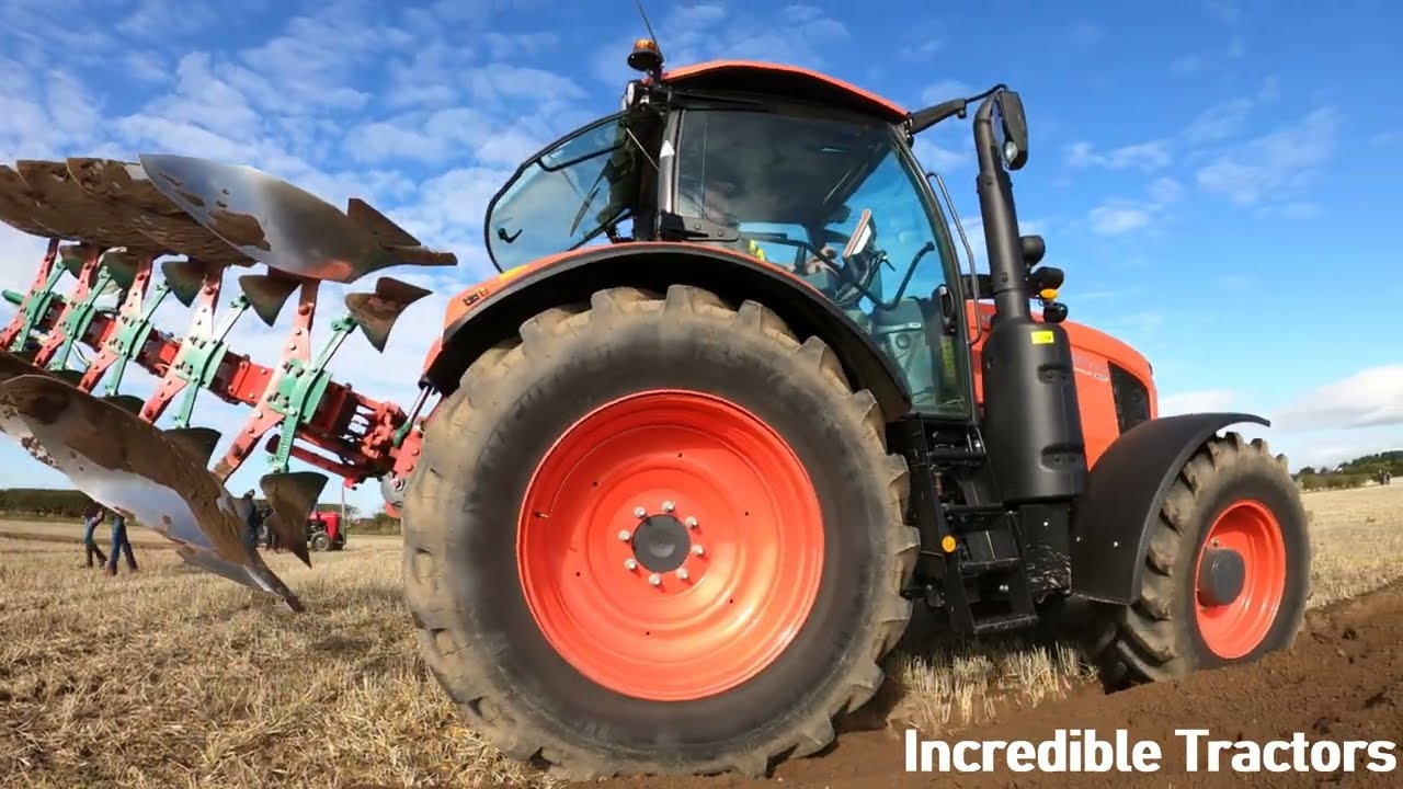 2022 Kubota M7-173 Premium KVT 6.1 Litre 4-Cyl Diesel Tractor (170 / 175 HP) with Kverneland Plough