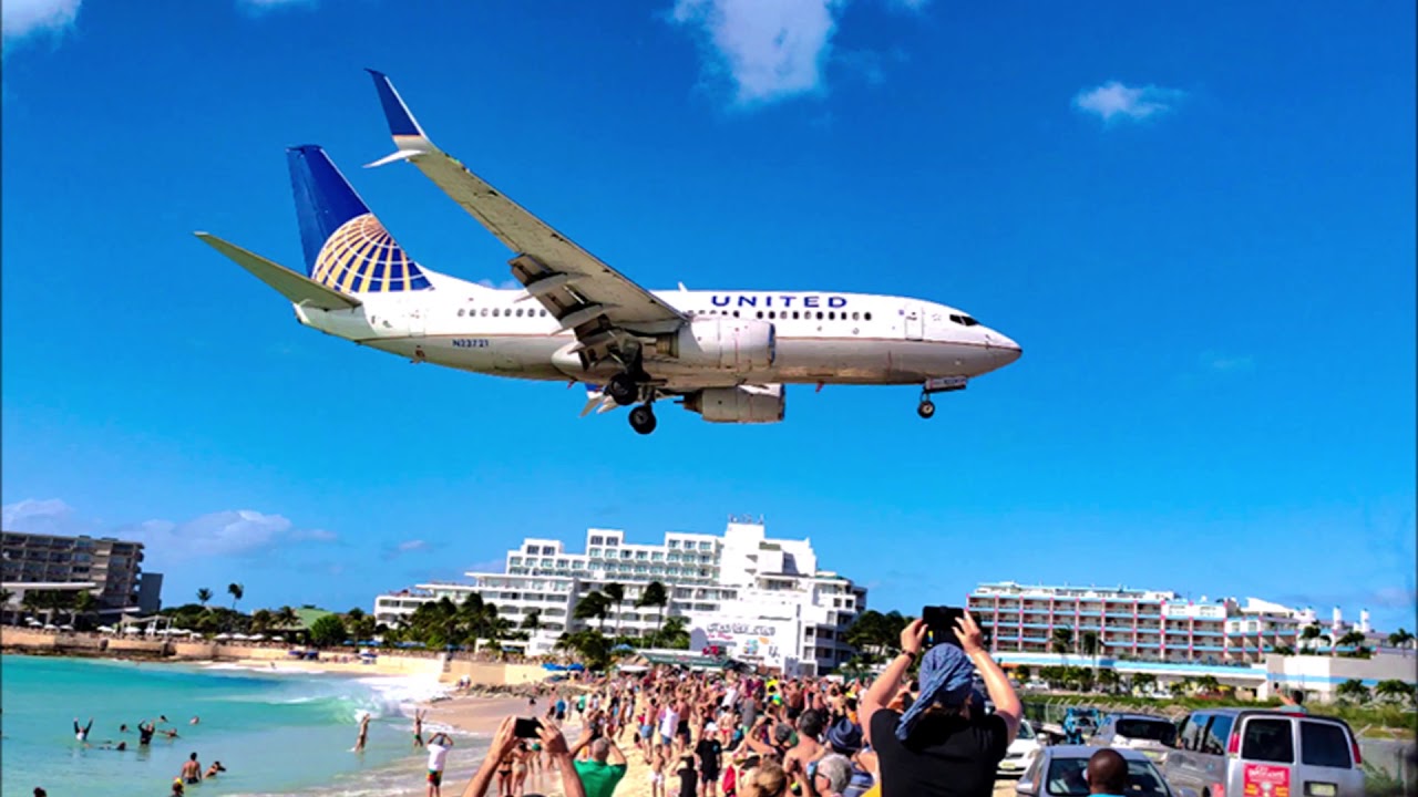Maho Beach San Maarten - landings Princess Juliana International Airport