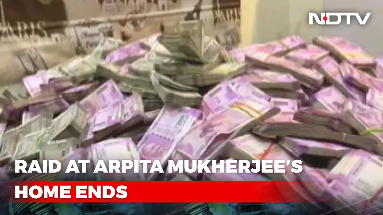 Rs 50 Crore, 5 kg Gold: Cash Mountain At Houses of Bengal Minister's Aide