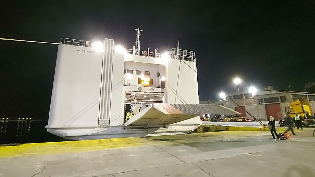 Κίσσαμος (ANEK LINES): Αναχώρηση από τον Πειραιά! // Kissamos: Departure from Piraeus!