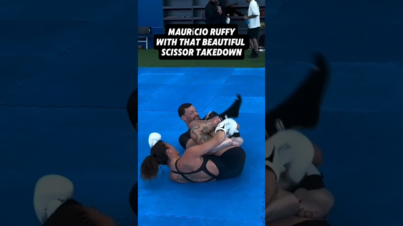Maur&iacute;cio Ruffy signature scissor ✂️ Takedown #mma