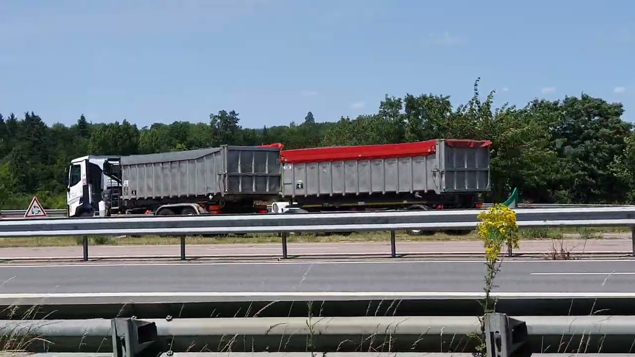SEMI RIGID - OPEN BODY TRUCK