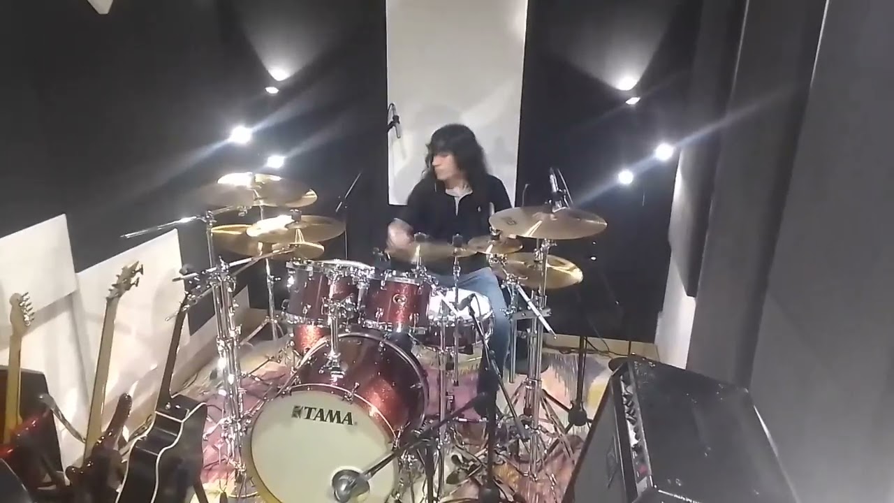PROBANDO BATERIA EN EL ESTUDIO DE GRABACION DE UN AMIGO