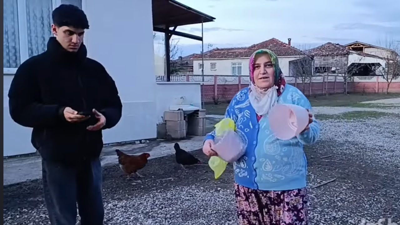 OĞLUMUN ALDIĞI SAKSILAR KÖYDE AKŞAM İŞLERİ #keşfet #köy #ahır #koyvlog #köyhayatı 