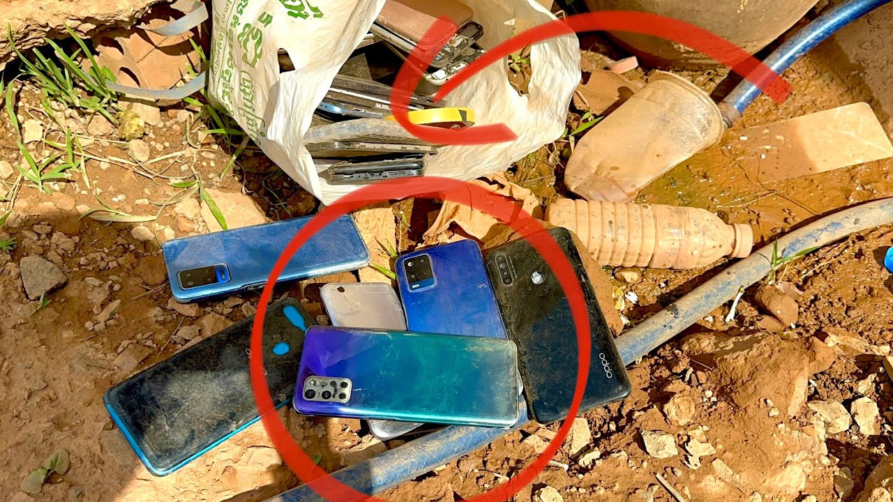 So Lucky!!🍀 Many broken phones were found in the rubbish piles on the streets..