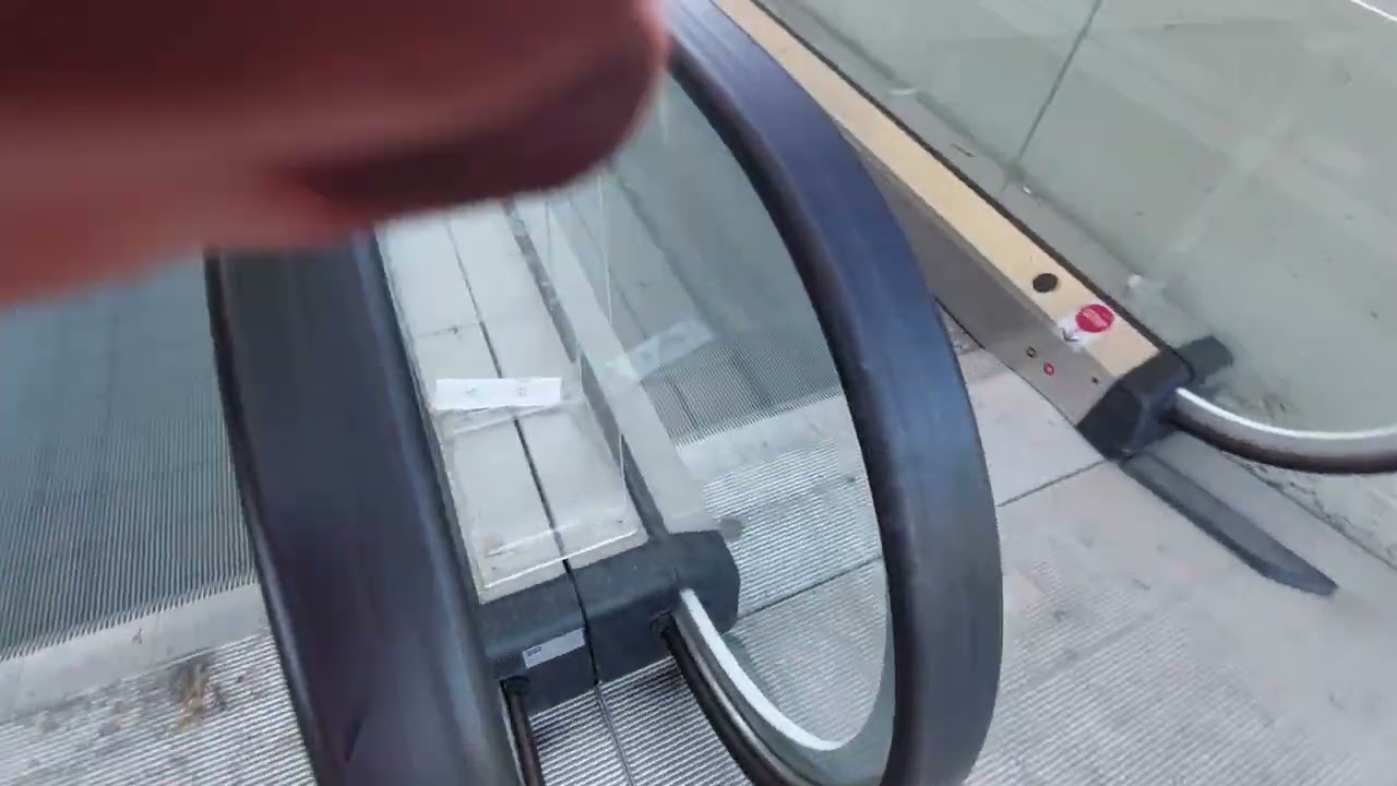2021 KONE TravelMaster 115 travelators at Aldi supermarket in Tarragona