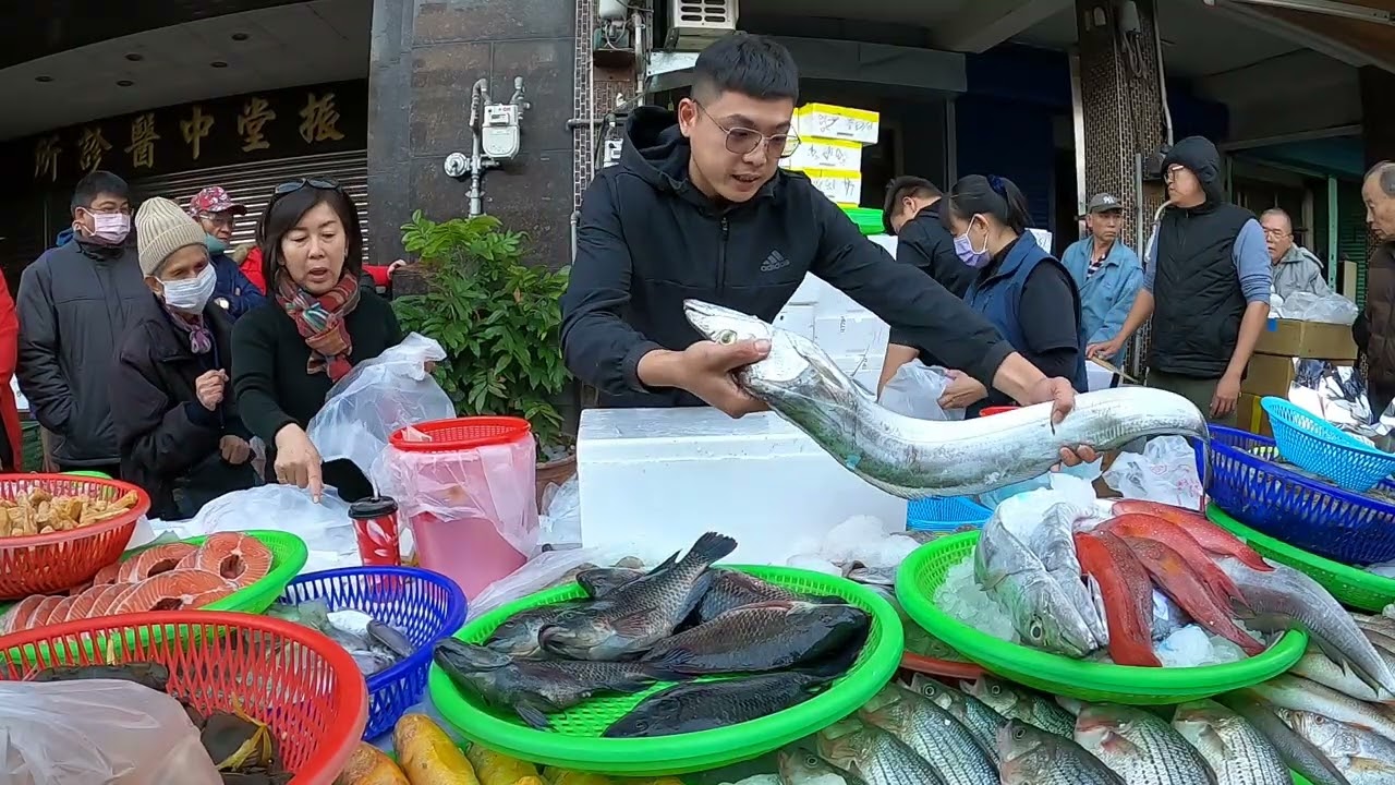夭壽超大五指白帶魚 #中彰海王子 #烏日火車站 #海鮮叫賣 #海鮮拍賣