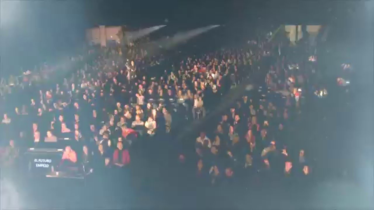 Arnoldo Castillo & La Orquesta Filarm&oacute;nica.