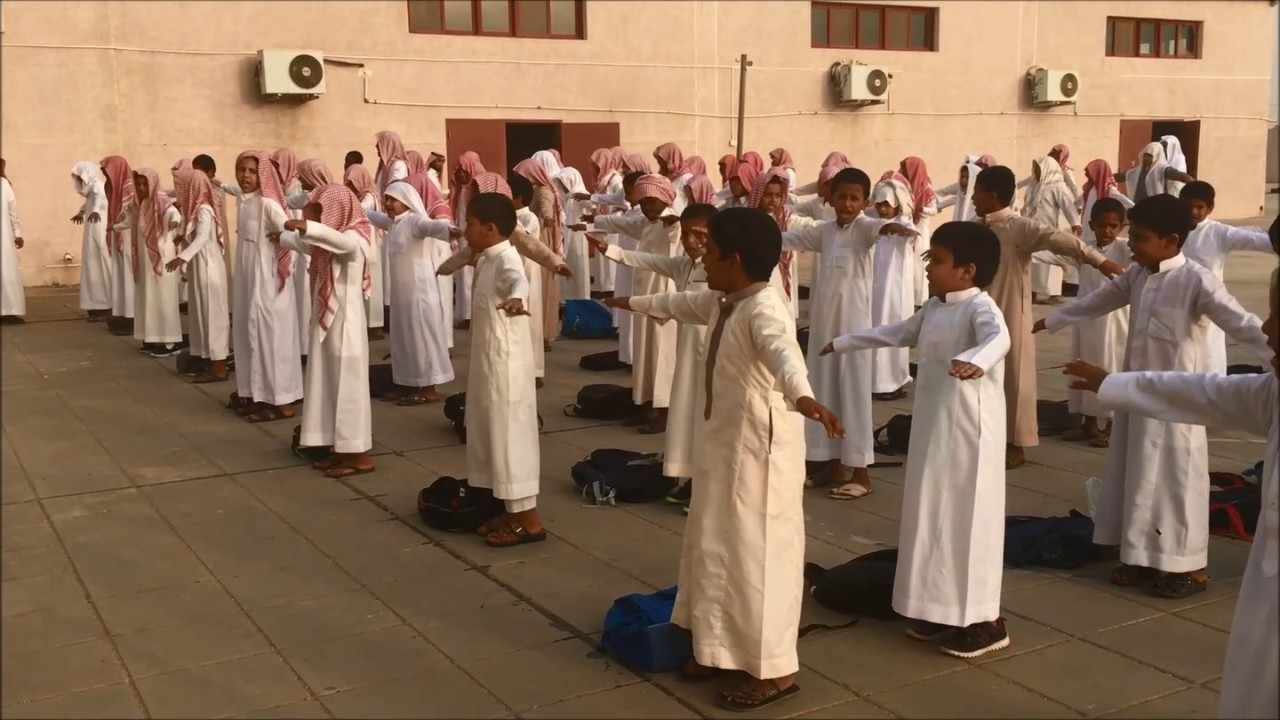 طابور الصباح بمدرسة الفرقان أ/ أحمد الحربي