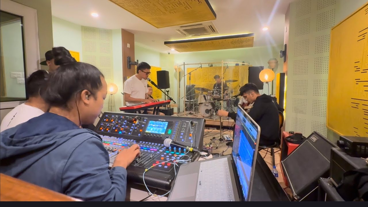 Parkhi Rahechu || Premiere at Purple Haze || My POV