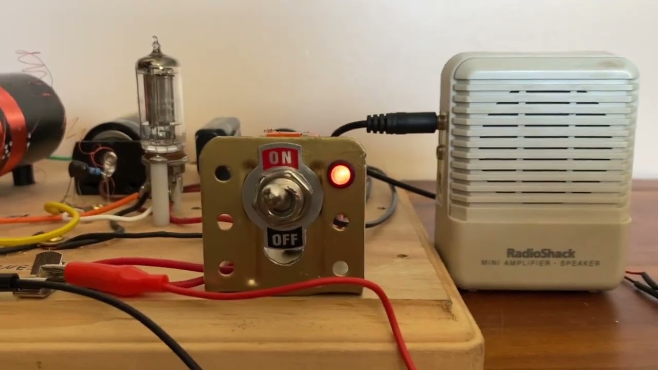 Low Voltage 1S4 One Tube Radio