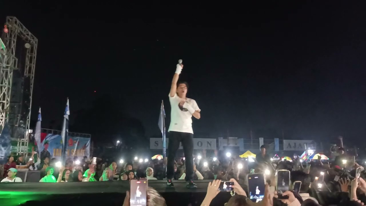 Second Civil - Aku Kau dan Kenanganku - Konser lapangan Rangga Jati Sumber 25102025
