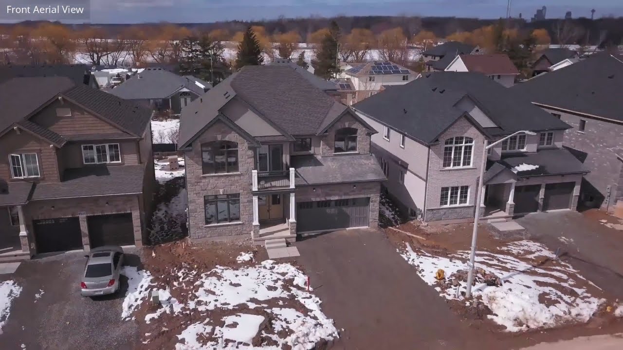 Splendid House in Niagara Falls, Ontario - 9231 Tallgrass Ave branded