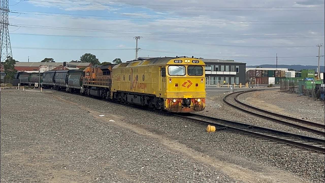 Aurizon Grain Train: 5114s with ALF23 & GWA002 (Richard.H.Allert) at the Dry Creek triangle
