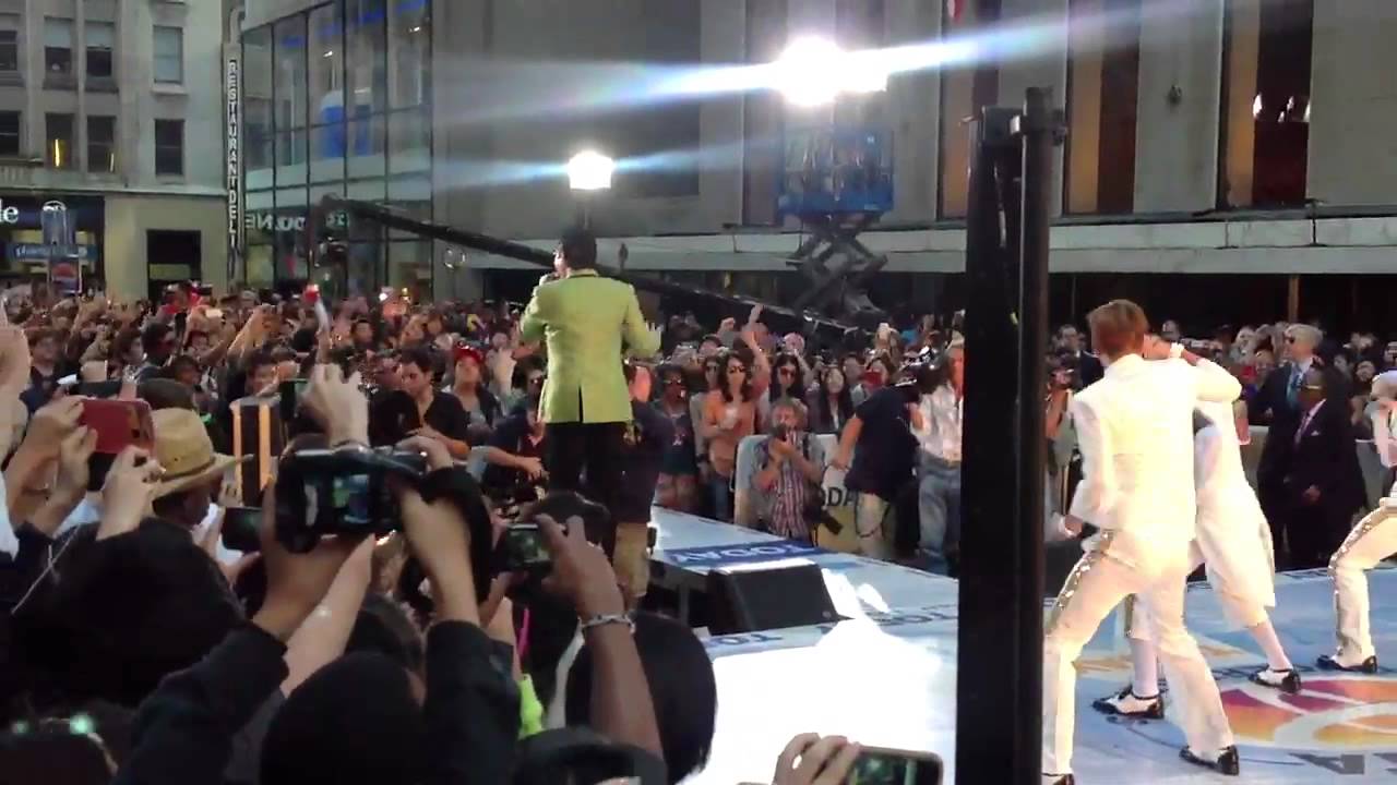 PSY - Gangnam Style NYC at the today show