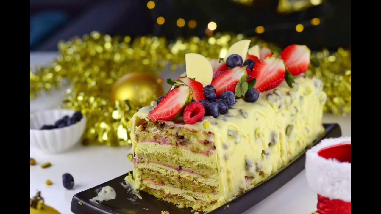 - كيك بالفستق و الفرمبواز- Bûche à la pistache,chocolat blanc et framboise