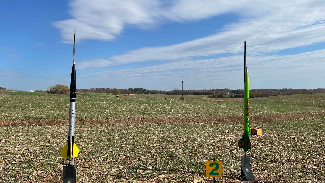 Drago 4 Drag Race on Aerotech J800s