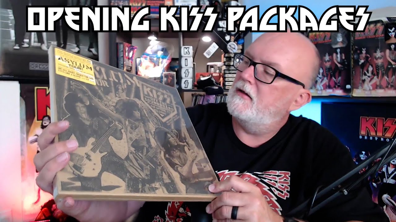 Opening KISS Packages | Off the Soundboard San Antonio | KISS 8 Tracks