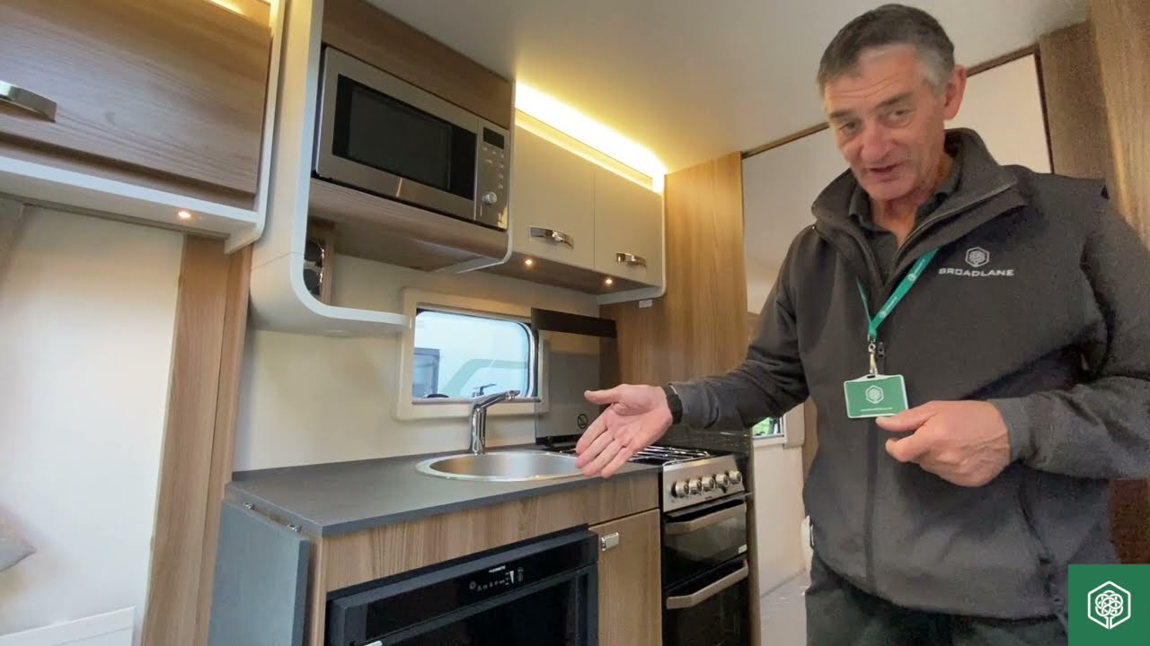 How to use the Dometic fridge ❄️ and microwave in a Swift Fairway Classic 2022 model
