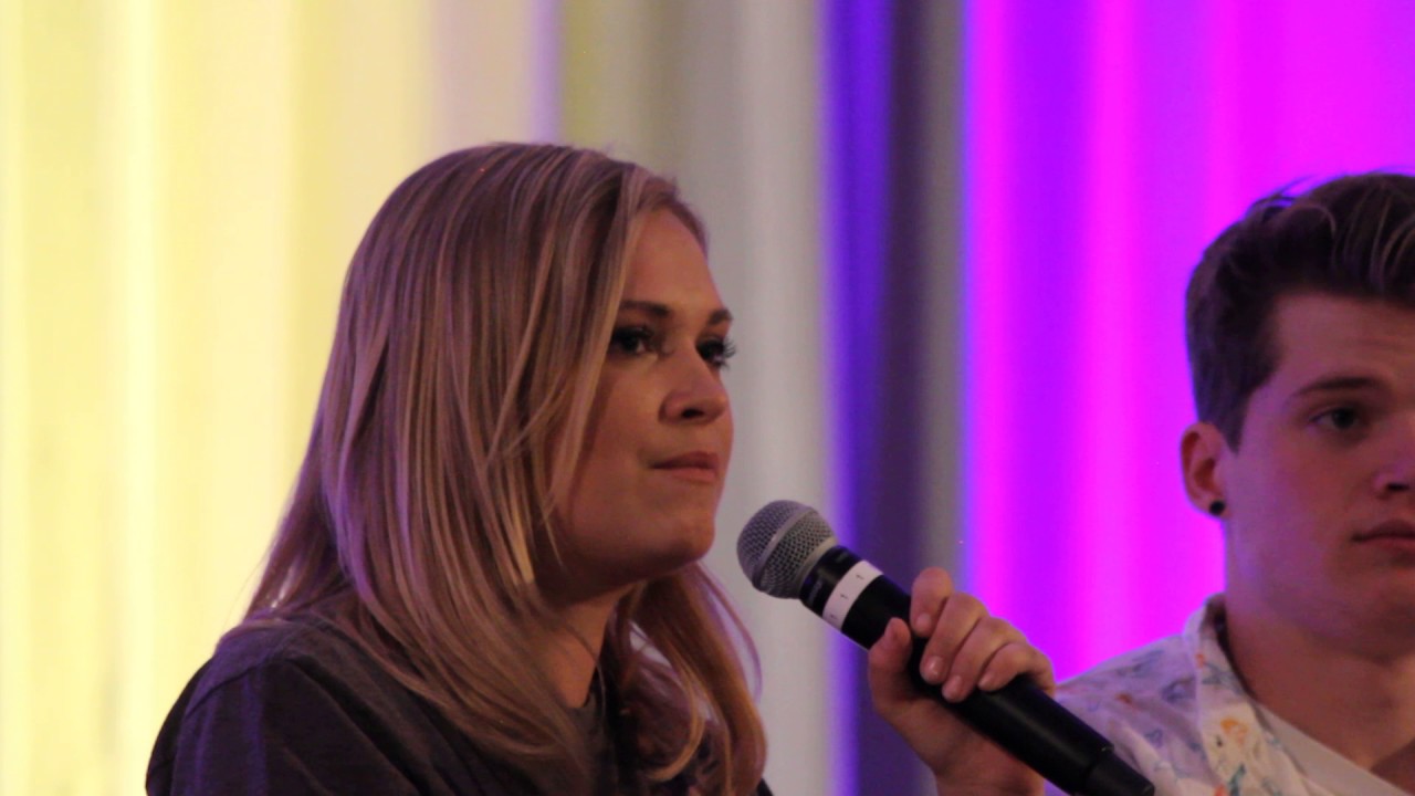 Eliza Taylor 2017 Wizard World panel