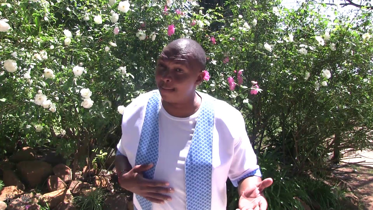 Re kene ka thothomelo by THE MIGHTY BLESSINGS GOSPEL CHOIR