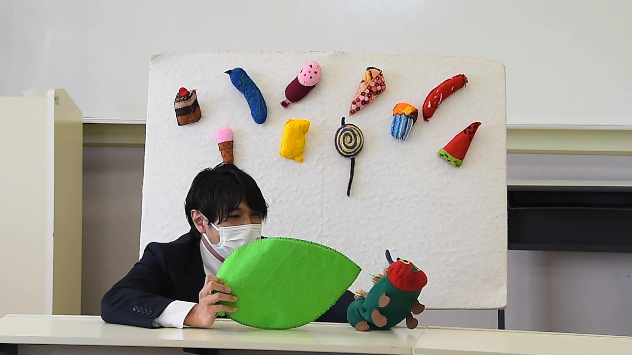 卒業生の河本先生によるパペットパフォーマンス