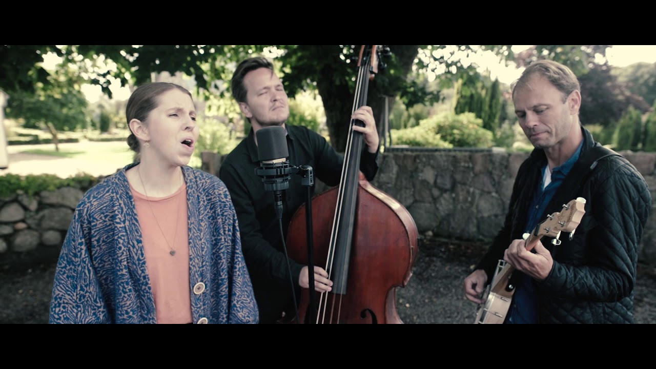 Helios Trio - Solen Er Så Rød, Mor