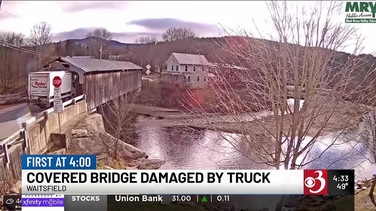Covered bridge in Waitsfield struck by truck