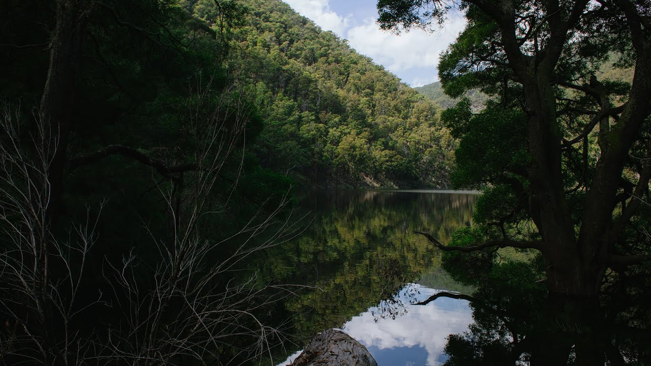 Hiking to a High Country Hidden Lake / Mount Wellington, Millers Hut & Lake Tali Karng