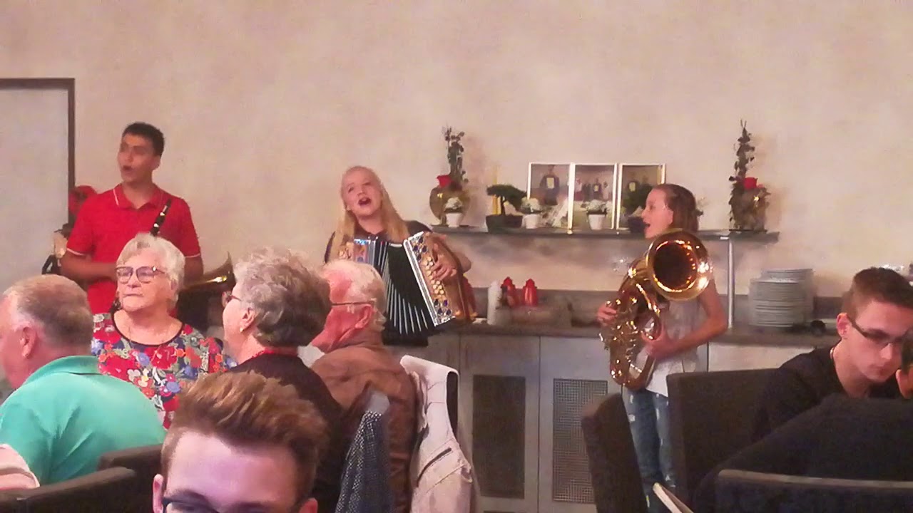 Weltverdruss - Geschwister Scharf