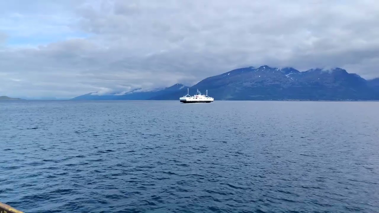 Lyngen vuono autolautta