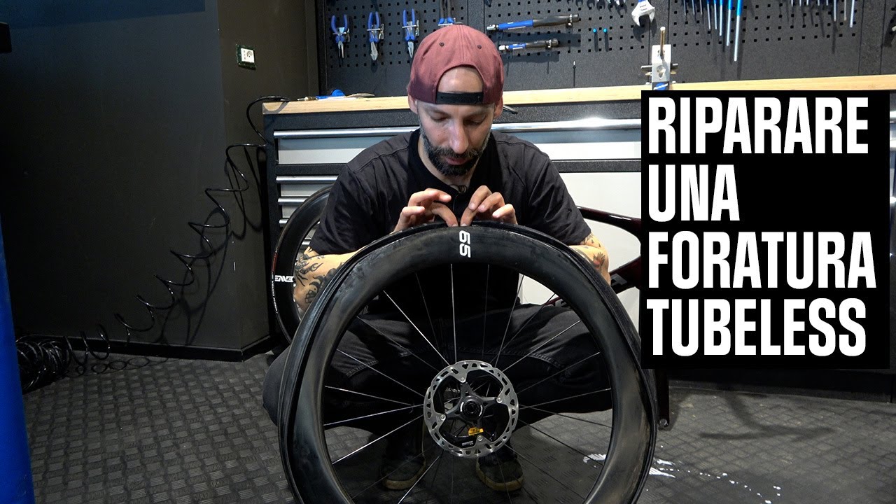 Come riparare un copertone tubeless su una bici da corsa