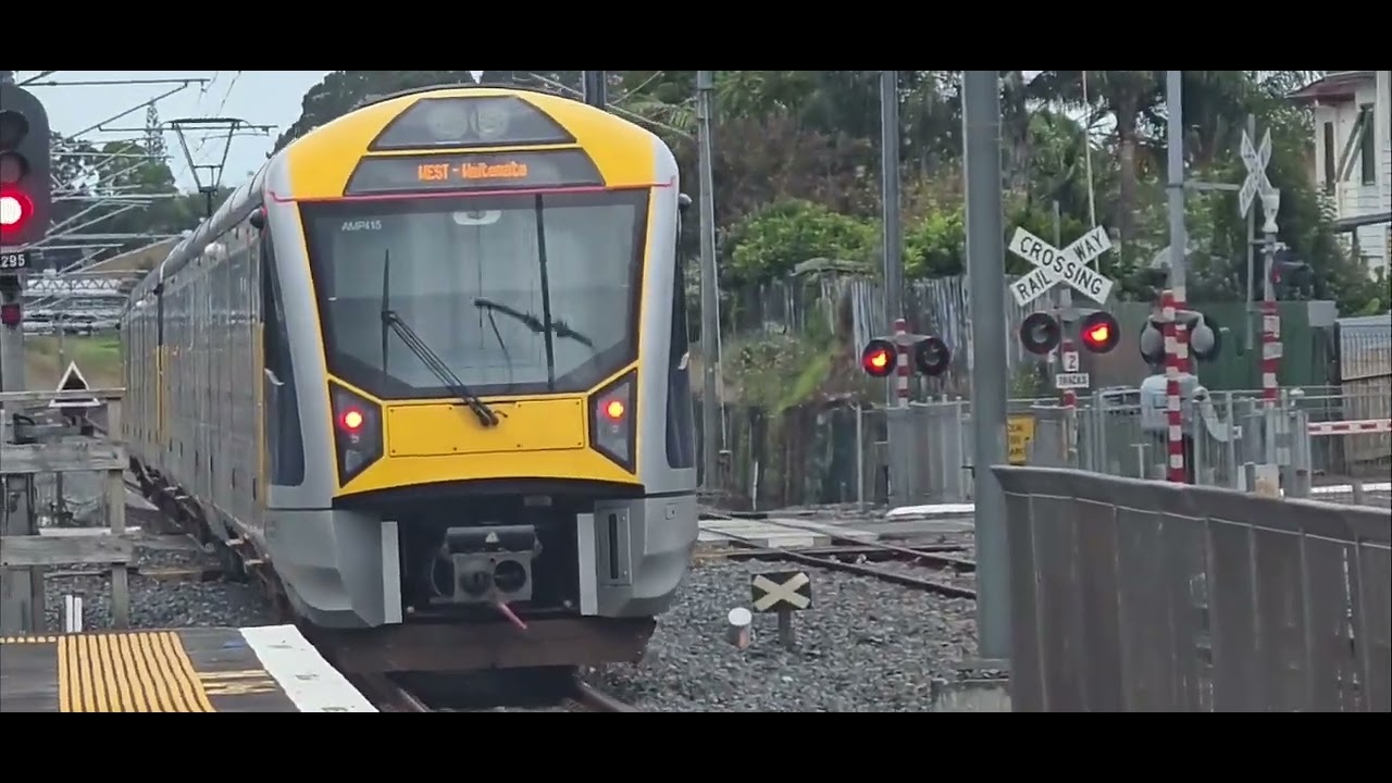 Trains at Rānui 