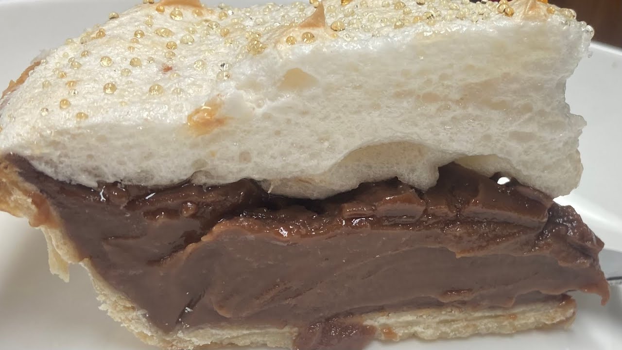Старомодный шоколадный пирог с меренгой (рецепт бабушки)
