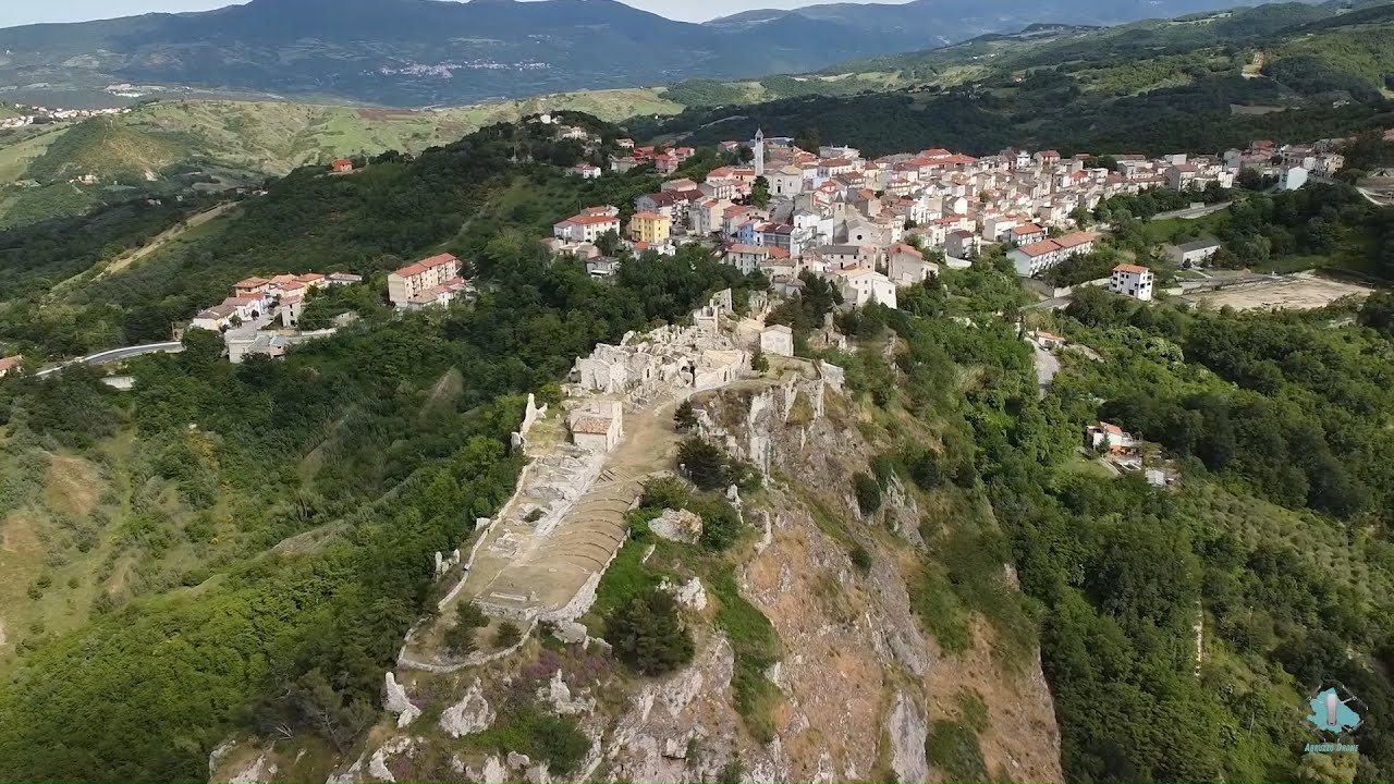 Gessopalena, il borgo antico, l'eccidio e la Morgia