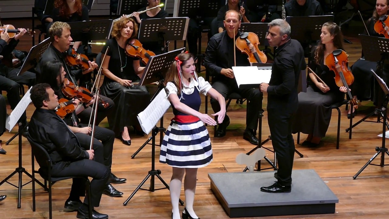 Soprano Monica SCHWARTZ performs 