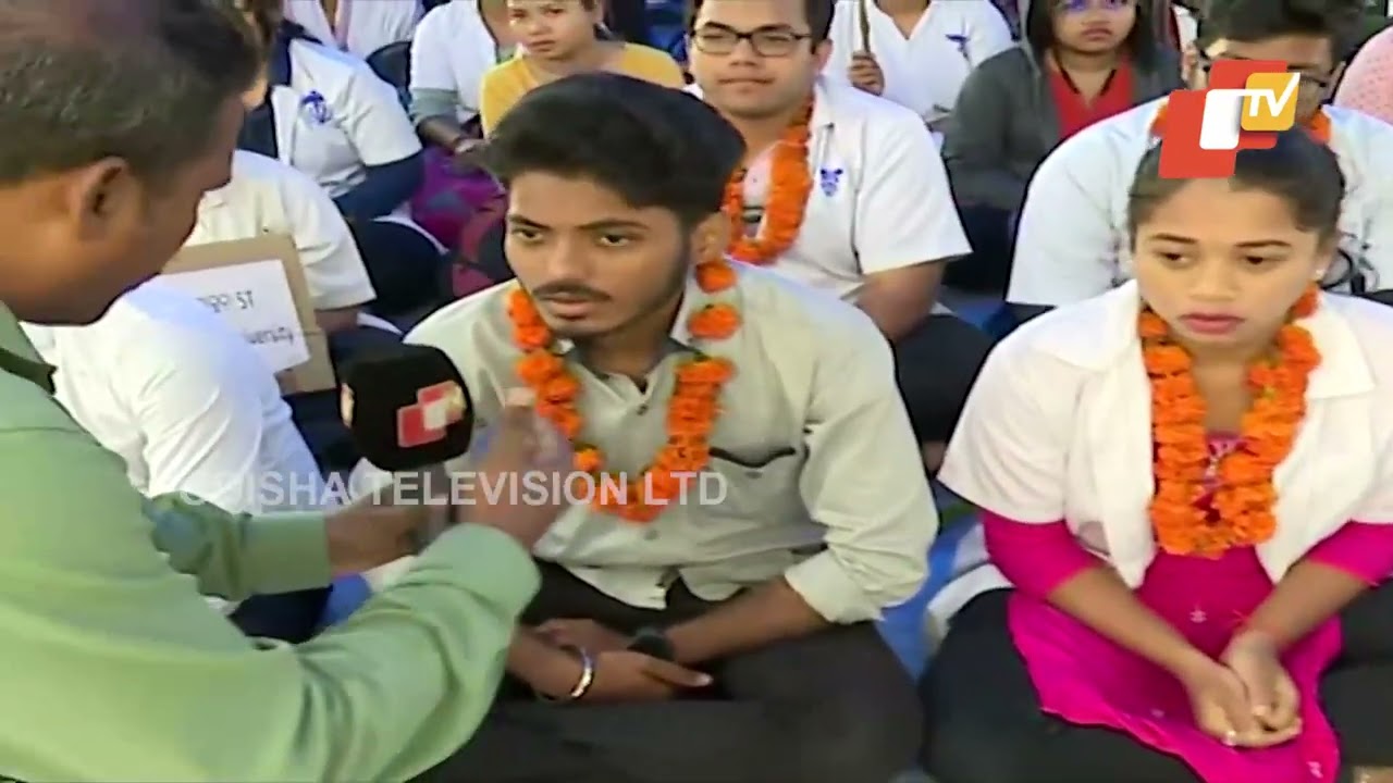 Veterinary students stage protest for 13 days demanding university status & increment increase