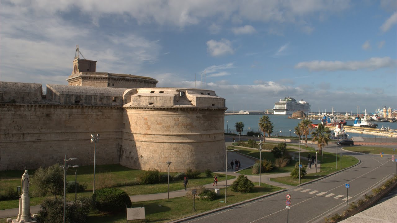 Италия. Чивитавеккья - морские ворота Рима (Italy. Civitavecchia - sea gate of Rome)
