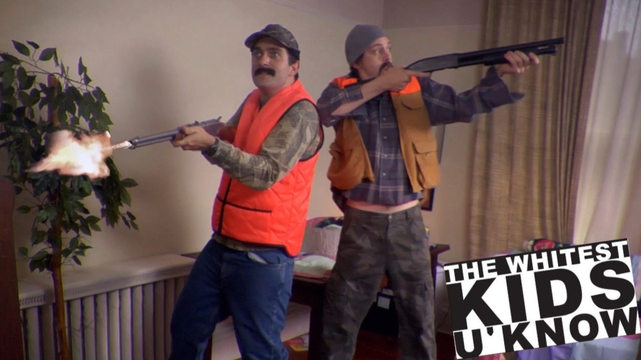 Niewidomi faceci polują na koty domowe za pomocą pistoletu do gwoździ, żeby zaimponować MILF-ce